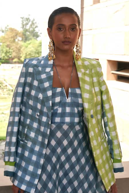 Buy Aapro Green Cotton Plunge Neck Checkered Midi Dress With Blazer Online at Aza Fashions Buy_Aapro_Green Cotton Plunge Neck Checkered Midi Dress With Blazer _Online_at_Aza_Fashions