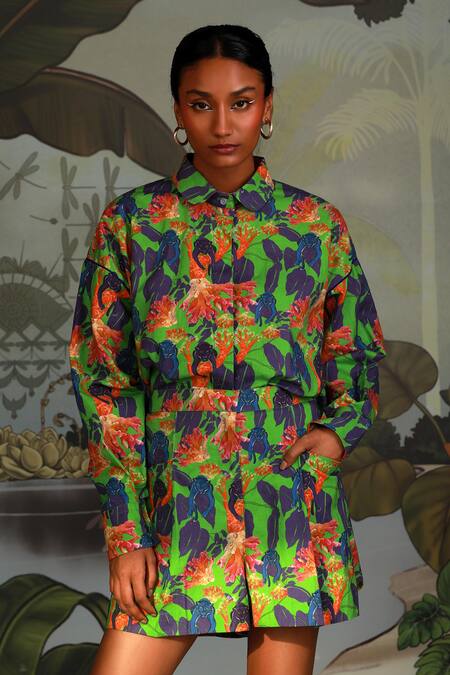 Shop Ekastories Green Cotton Collared Panther Print Shirt With Shorts Online at Aza Fashions Shop_Ekastories_Green Cotton Collared Panther Print Shirt With Shorts_Online_at_Aza_Fashions