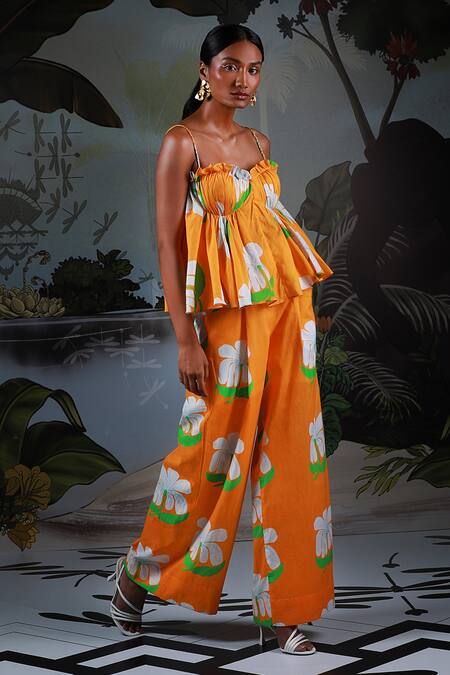 Buy Ekastories Yellow Cotton Sweetheart Neck Floral Bloom Print Top And Pant Set Online at Aza Fashions Buy_Ekastories_Yellow Cotton Sweetheart Neck Floral Bloom Print Top And Pant Set_Online_at_Aza_Fashions