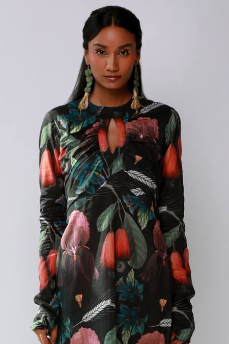 Ekastories_Black Cotton Round Neck Iris Wheat Printed Dress_Online_at_Aza_Fashions