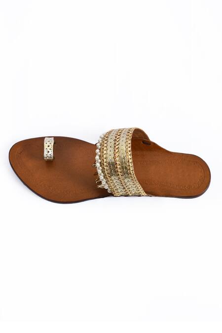 Irasoles_Brown Dilbar Handcrafted Kolhapuri Flats_Online_at_Aza_Fashions