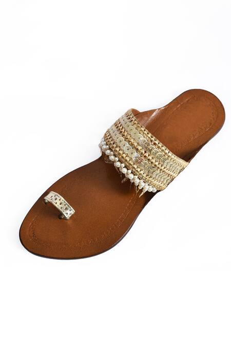 Buy_Irasoles_Brown Dilbar Handcrafted Kolhapuri Flats_Online_at_Aza_Fashions