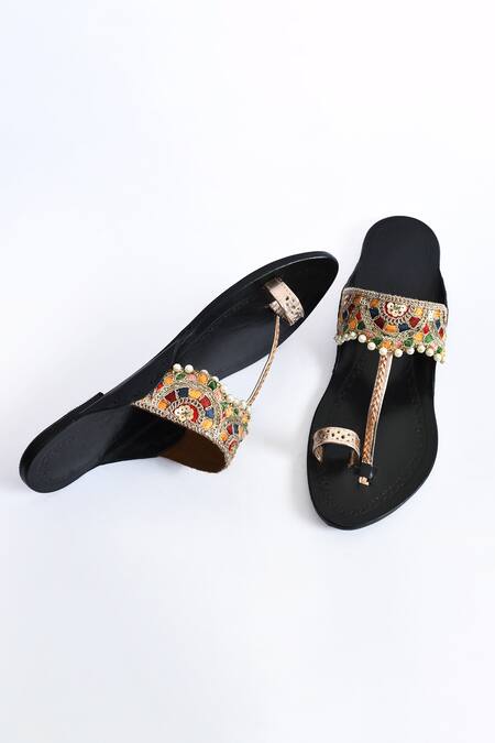 Irasoles_Black Embroidered Malaka Handcrafted Kolhapuri Flats_at_Aza_Fashions