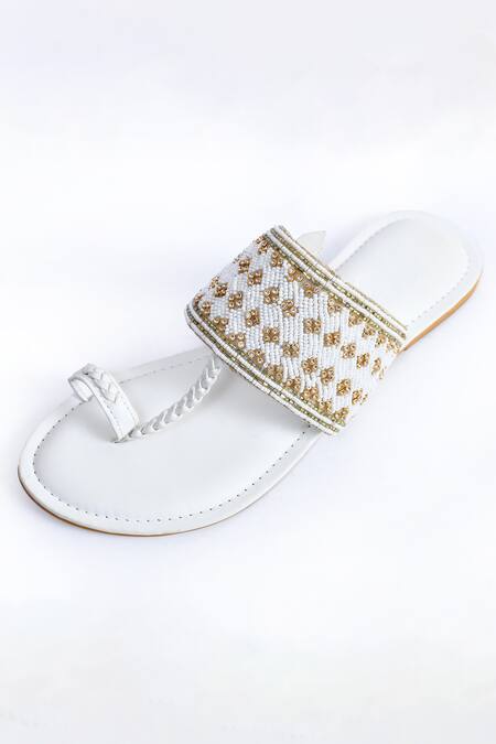 Buy_Irasoles_White Durar Embroidered Kolhapuri Flats_Online_at_Aza_Fashions