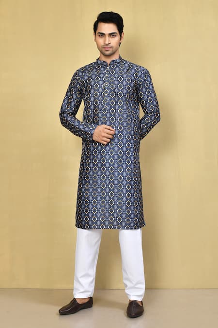 Arihant Rai Sinha Ikat Print Kurta Set 