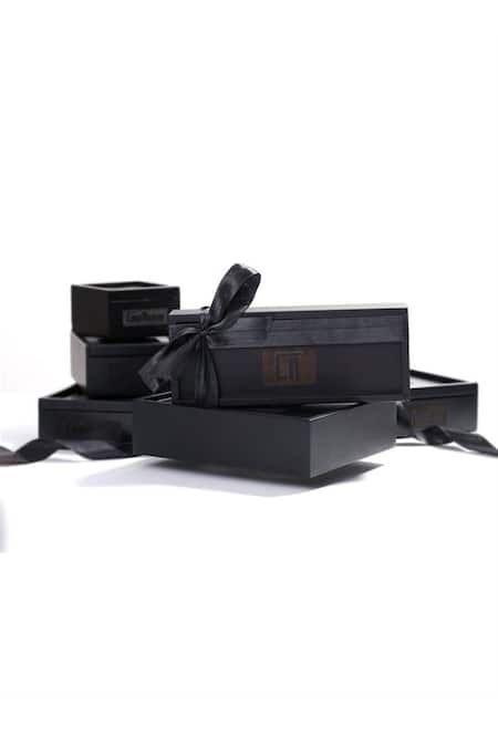 Buy Cosa Nostraa Silver Power Gun Brass Buttons - Set Of 7 Online at Aza Fashions Buy_Cosa Nostraa_Silver Power Gun Brass Buttons - Set Of 7 _Online_at_Aza_Fashions