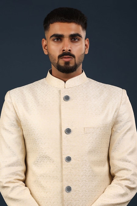 Shop Cosa Nostraa Silver Eternal Garden Carved Buttons - Set Of 5 at Aza Fashions Shop_Cosa Nostraa_Silver Eternal Garden Carved Buttons - Set Of 5 _at_Aza_Fashions