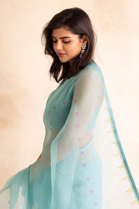 Buy_Deep Thee_Blue Organza, Chanderi Zari, Embroidery V-neck Saree With Blouse 