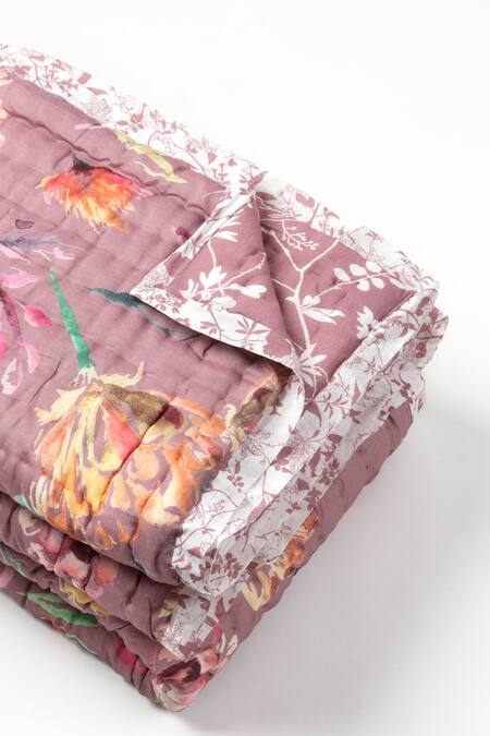 Vvyom By Shuchita Pink Shell Top 30% Silk 70% Cottonshell Soundarya Rosewater Reversible Quilt Online at Aza Fashions Vvyom By Shuchita_Pink Shell Top 30% Silk 70% Cottonshell Soundarya Rosewater Reversible Quilt_Online_at_Aza_Fashions