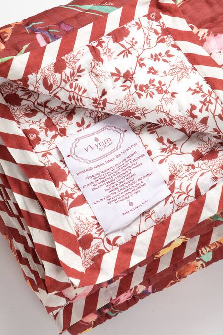 Shop_Vvyom By Shuchita_Red Shell Top 30% Silk 70% Cottonshell Soundarya Floral Reversible Quilt_Online_at_Aza_Fashions