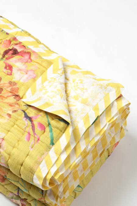 Vvyom By Shuchita Yellow Shell Top 30% Silk 70% Soundarya Turmeric Glow Reversible Quilt Online at Aza Fashions Vvyom By Shuchita_Yellow Shell Top 30% Silk 70% Soundarya Turmeric Glow Reversible Quilt_Online_at_Aza_Fashions