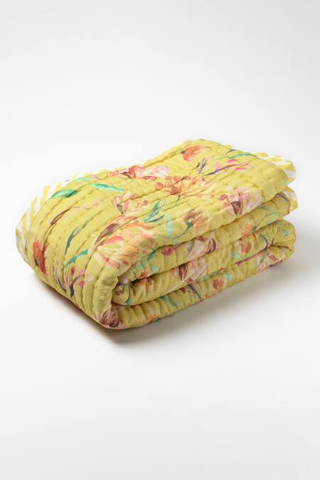 Buy Vvyom By Shuchita Yellow Shell Top 30% Silk 70% Soundarya Turmeric Glow Reversible Quilt Online at Aza Fashions Buy_Vvyom By Shuchita_Yellow Shell Top 30% Silk 70% Soundarya Turmeric Glow Reversible Quilt_Online_at_Aza_Fashions