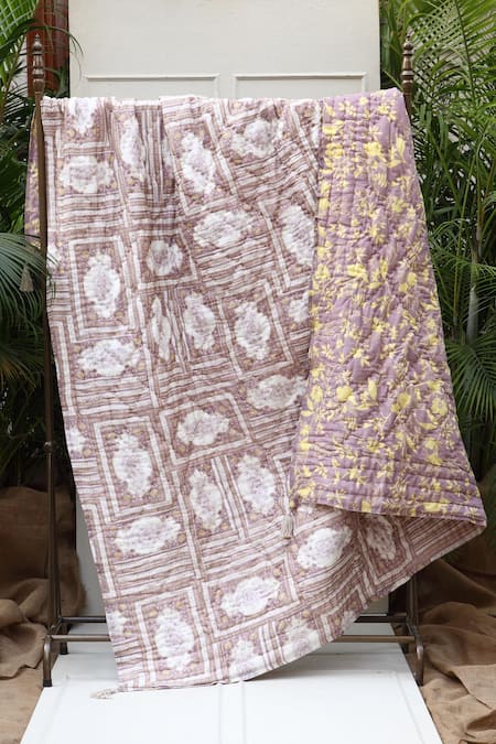 vVyom By Shuchita Pink Shell Top 30% Silk 70% Cottonshell Bottom 100% Floral Jaipur Quilt