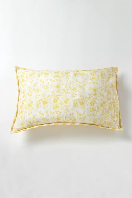 Vvyom By Shuchita_Yellow Shell And Filler 100% Cotton Bahaarbloom Marigold Reversible Bedcover Set_at_Aza_Fashions