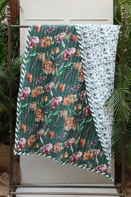 vVyom By Shuchita Green Shell Top 30% Silk 70% Cotton Printed Soundarya Neemleaf Quilt