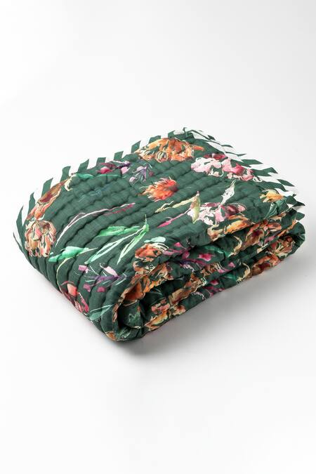 Vvyom By Shuchita_Green Top 30% Silk 70% Cotton, Bottom Soundarya Neemleaf Quilt_Online_at_Aza_Fashions