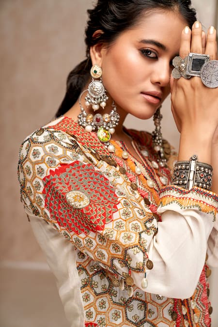 Aditi Somani_White Chanderi Sequins, Beads Split V-neck Geometric Embroidered Kurta Set _Online_at_Aza_Fashions