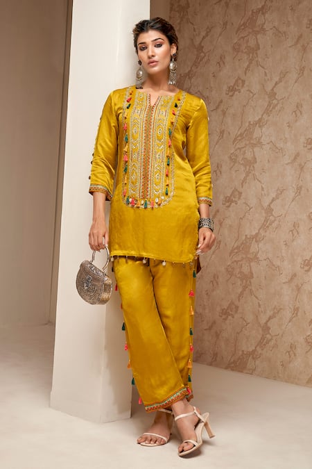 Aditi Somani Yellow Cotton, Linen Tassels, Beads Split Zari Embroidered Kurta And Pant Set 