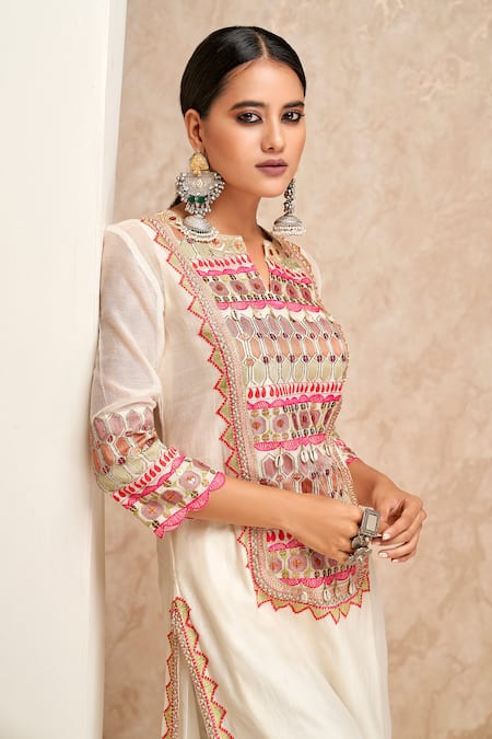 Buy_Aditi Somani_White Chanderi, Cotton Embroidery Round Neck Kurta Pant Set _Online_at_Aza_Fashions