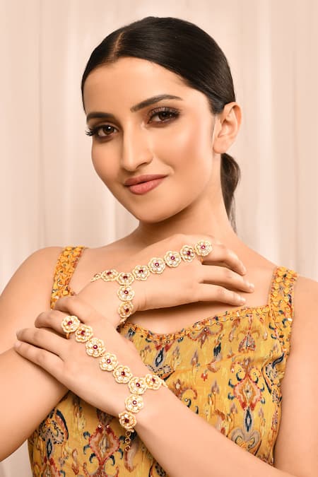 Moh-Maya by Disha Khatri Kundan Stone & Pearls Haathphool Set 