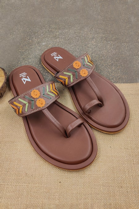 The Madras Trunk Leather Kolhapuri Flats 