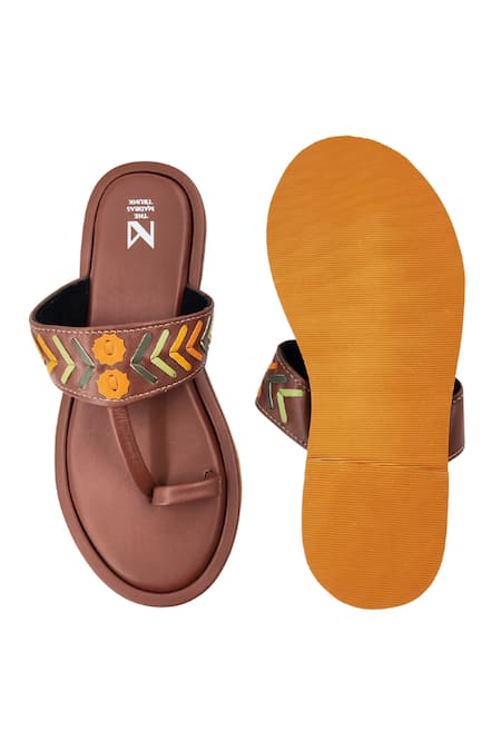 The Madras Trunk Leather Kolhapuri Flats 