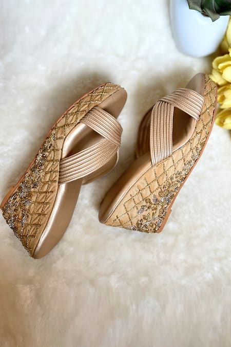 Buy Modanta Footwear Gold Zari, Embroidery Zardozi Wedges Online at Aza Fashions Buy_Modanta Footwear_Gold Zari, Embroidery Zardozi Wedges _Online_at_Aza_Fashions
