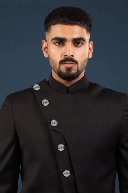 Shop Cosa Nostraa Silver Cut Work Calm Cheetah Carved Buttons - Set Of 5 at Aza Fashions Shop_Cosa Nostraa_Silver Cut Work Calm Cheetah Carved Buttons - Set Of 5_at_Aza_Fashions