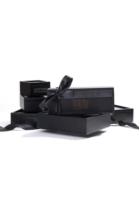 Shop Cosa Nostraa Gold Daring Deer Brass Buttons - Set Of 7 Online at Aza Fashions Shop_Cosa Nostraa_Gold Daring Deer Brass Buttons - Set Of 7 _Online_at_Aza_Fashions