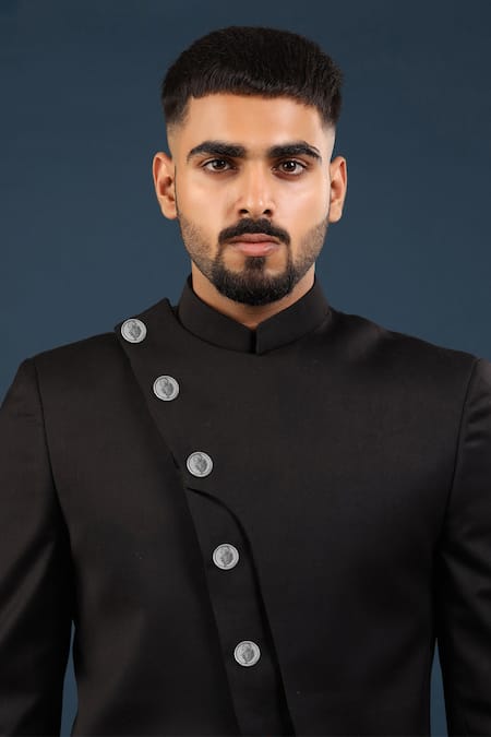 Shop Cosa Nostraa Silver Peacock Feather Carved Buttons - Set Of 7 at Aza Fashions Shop_Cosa Nostraa_Silver Peacock Feather Carved Buttons - Set Of 7 _at_Aza_Fashions