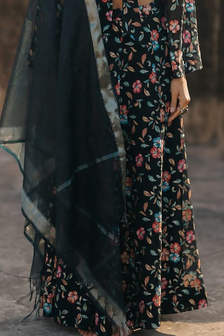 Buy Baaro Masi Black Velvet, Cotton, Organza Fringe Plunge Neck Bouquet Print Lehenga Set Online at Aza Fashions Buy_Baaro Masi_Black Velvet, Cotton, Organza Fringe Plunge Neck Bouquet Print Lehenga Set _Online_at_Aza_Fashions