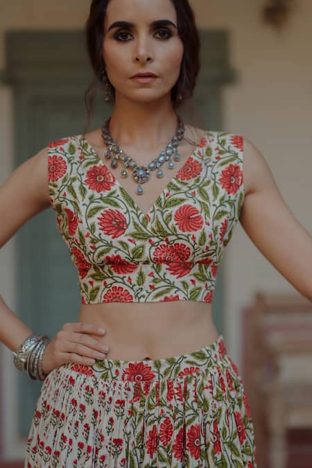 Baaro Masi_Red Chanderi, Muslin Embroidery, Zari V-neck Printed Lehenga Set _Online_at_Aza_Fashions