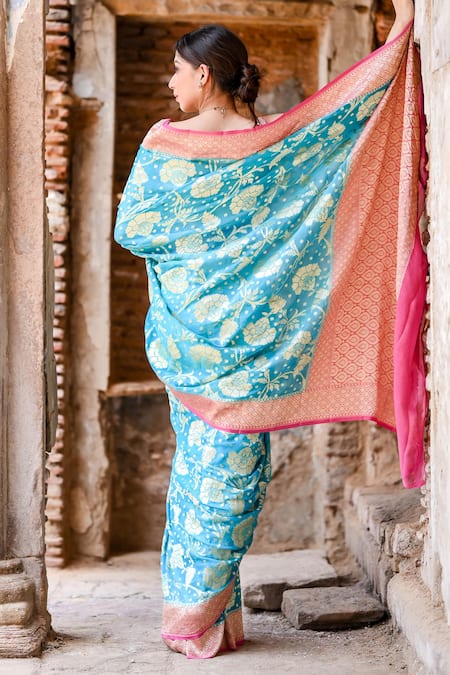 Naaritva India Floral Jaal Banarasi Saree With Running Blouse 