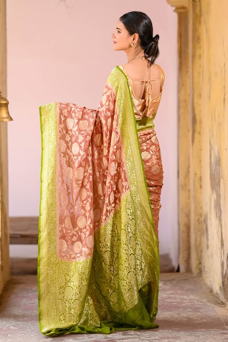 Naaritva India Floral Jaal Pattern Banarasi Saree With Running Blouse 