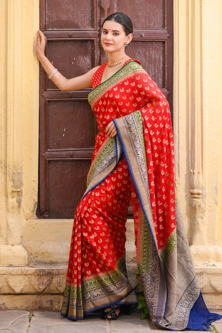 HOUSE OF BEGUM Handloom Sarees : Buy HOUSE OF BEGUM Women Handwoven Red  Banarasi Silk Saree with Blouse Piece with Unstitched Online | Nykaa Fashion
