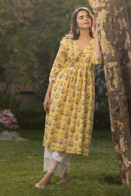 Shop_Charu Makkar_Yellow Cotton Embroidery V-neck Floral Print Kurta Set_Online_at_Aza_Fashions
