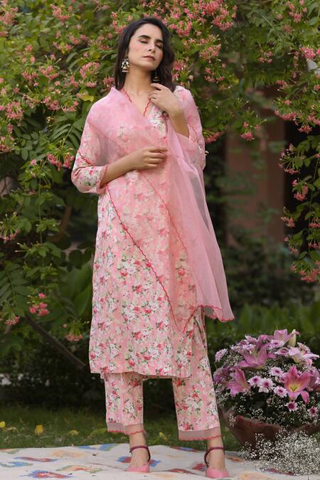 Shop_Charu Makkar_Peach Chanderi Embroidery V-neck Rose Bouquet Print Kurta Set_Online_at_Aza_Fashions