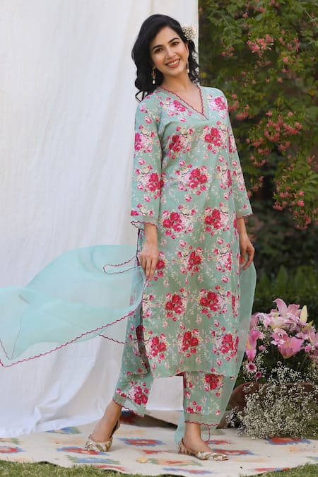 Charu Makkar Chanderi Rose Print Kurta Set 