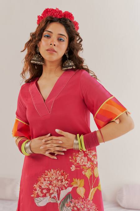 172 Threads Fuchsia Crepe Printed Floral V Neck Kaftan And Pant Set Online at Aza Fashions 172 Threads_Fuchsia Crepe Printed Floral V Neck Kaftan And Pant Set_Online_at_Aza_Fashions