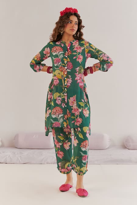 172 THREADS Green Crepe Hand Embroidered Floral Notched Print Kurta And Pant Set