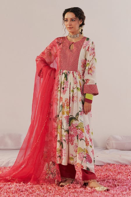 172 THREADS Pink Crepe Printed Floral Round Gathered Kurta Pant Set