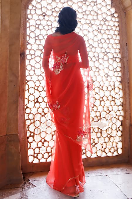 Geroo Jaipur Floral Embroidered Saree With Unstitched Blouse Piece 