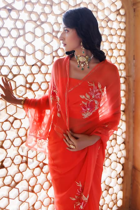 Geroo Jaipur Peach Chiffon Sequins, Floral Embroidered Saree With Unstitched Blouse Piece at Aza Fashions Geroo Jaipur_Peach Chiffon Sequins, Floral Embroidered Saree With Unstitched Blouse Piece _at_Aza_Fashions