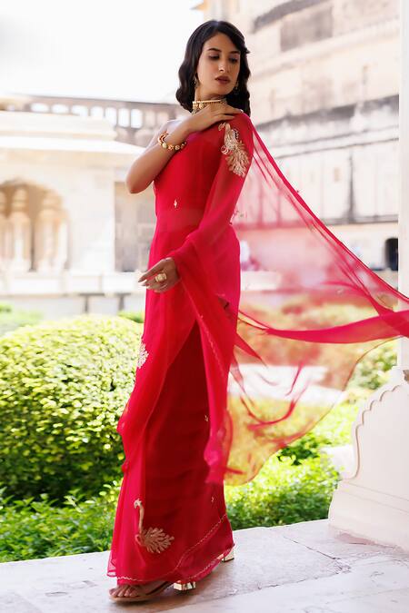 Shop_Geroo Jaipur_Fuchsia Chiffon Embroidery Peacock Saree With Unstitched Blouse Piece _Online_at_Aza_Fashions