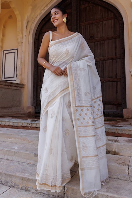 Buy_Geroo Jaipur_White Pure Chanderi Hand Block Printed Saree With Unstitched Blouse Piece _Online_at_Aza_Fashions