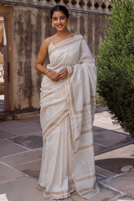 Buy_Geroo Jaipur_White Pure Chanderi Hand Block Printed Polka Saree With Unstitched Blouse Piece _Online_at_Aza_Fashions