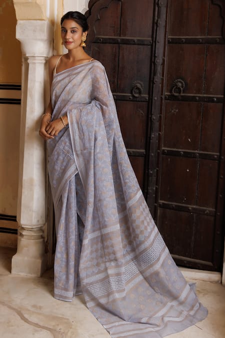 Buy Geroo Jaipur Grey Kota Doria Floral Print Saree With Unstitched Blouse Piece Online at Aza Fashions Buy_Geroo Jaipur_Grey Kota Doria Floral Print Saree With Unstitched Blouse Piece _Online_at_Aza_Fashions