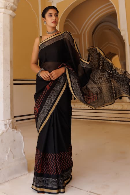 Black Saree With Golden Border - Buy Black Saree With Golden Border online  at Best Prices in India | Flipkart.com