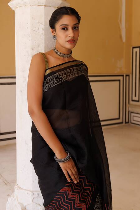 Shop Geroo Jaipur Black Kota Doria Border Printed Saree With Unstitched Blouse Piece Online at Aza Fashions Shop_Geroo Jaipur_Black Kota Doria Border Printed Saree With Unstitched Blouse Piece _Online_at_Aza_Fashions