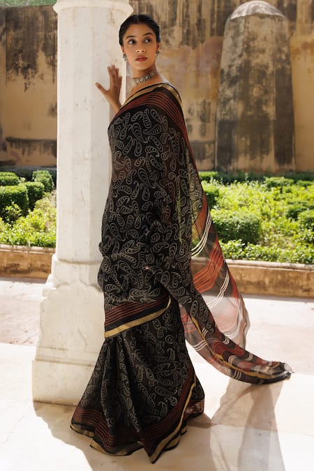 Buy Geroo Jaipur Black Kota Doria Paisley Hand Block Print Saree With Unstitched Blouse Piece Online at Aza Fashions Buy_Geroo Jaipur_Black Kota Doria Paisley Hand Block Print Saree With Unstitched Blouse Piece _Online_at_Aza_Fashions